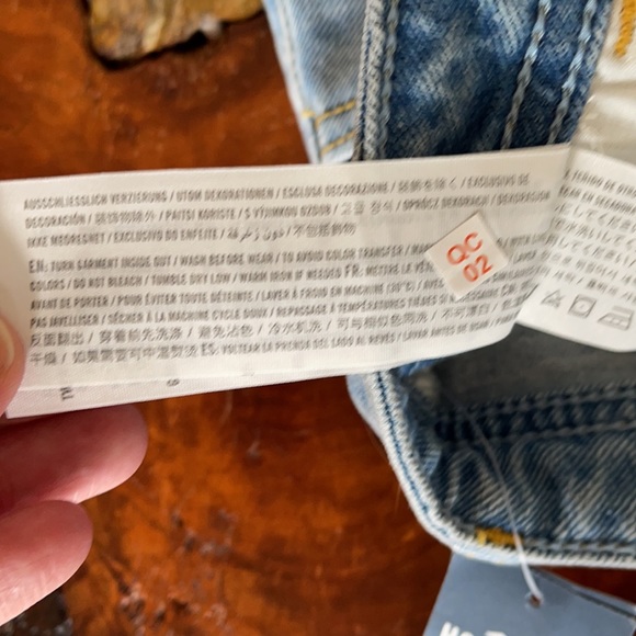 NWT Hollister Hi-rise Mom shorts size 24 waist (0) - Picture 9 of 10